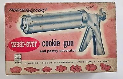 Vtg Wear-Ever Cookie Gun & Pastry Decorator Set In Original Box #3367 • $18.99