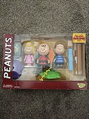 Memory Lane PEANUTS Good Ol Charlie Brown SALLY CHARLIE LINUS Great Pumpkin • $38.50