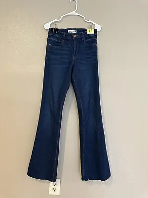 Zara High Rise Flare Jeans • $15.99