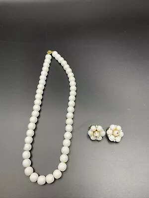 Vtg 50s 60s Milk WHITE Glass Bead Necklace 14” With Clip On Flower Earrings • £9.95