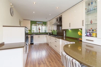 Quartz Worktops Breakfast Bar Splashback & Upstands • £325
