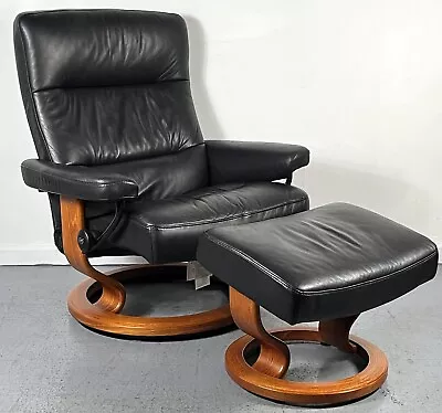 Ekornes Stressless Large Black Leather Swivel Recliner Chair Ottoman   Pacific  • $1295