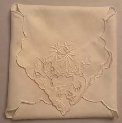 Vintage Bread Basket Liner - All White With Threading Around Item & Embroidered  • $8.99