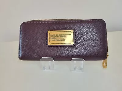 Marc By Marc Jacob Womens Eggplant Pebble Leather Card Holder Zip Around Wallet • $45