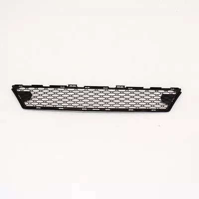 VOLVO XC70 MK2 Front Bumper Lower Center Grill Genuine 30678691 • $76.65