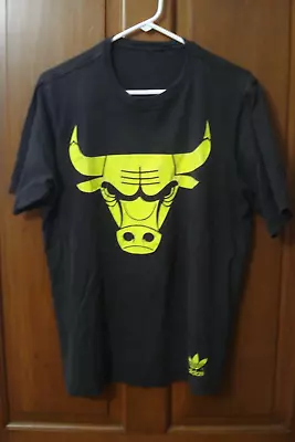 RARE Vintage Adidas Trefoil Chicago Bulls T Shirt Basketball Logo Black Green • $12