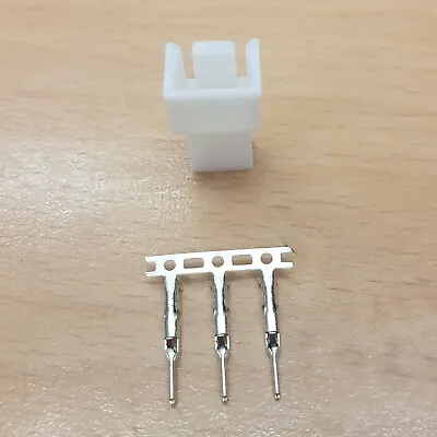 Pk Of 5 - Male 3 Pin Fan Power Connector - White Inc Pins • £3