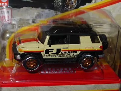 JOHNNY LIGHTNING 2007 TOYOTA FJ CRUISER 4x4 TRUCK -Beige MIP • $9.95