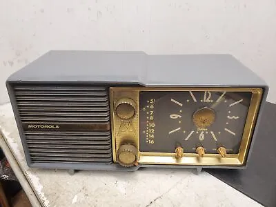 Vintage Motorola Golden Voice Tube Radio Clock Model No. 66C Serial # 08640 • $79.99