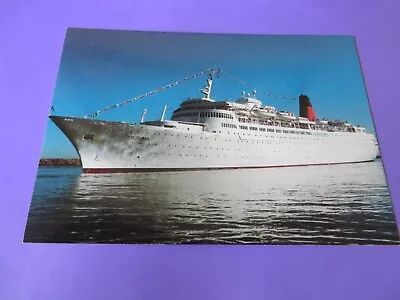 P & O Victoria.  Postcard • £1.95