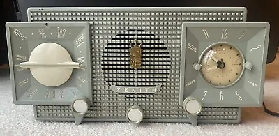 Zenith A733 Tube Radio AM/FM Telechron Clock Vintage 1950's MCM Bakelite Works • $275