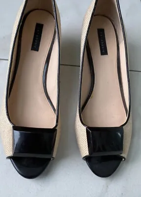 ZARA BASIC Size 39 / 8 Womens Cream & Black High Heel Shoes • $10