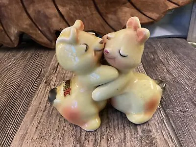 BUNNY Salt Pepper Shakers Huggers Hugging Bunnies Ruth Van Tellingen Old Orchard • $21.61