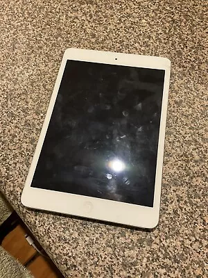 Apple IPad Mini 2 32gb Wifi Cracked Screen • $15