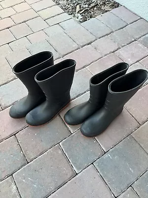 Rubber Boots Size 6 • $12