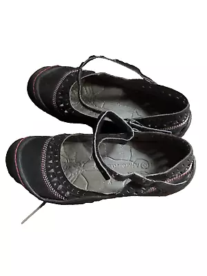 Woman’s ‘J-41’ Jeep Engineered Traction Sole Shoes. Black. 7M • $6