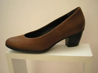 Ecco Brown Nubuck Leather Low Heel 2   Slip On Courts Cabin Crew Vgc Uk 4 Comfy  • £2.99