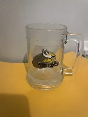Minnesota NFL VINTAGE  VIKINGS  Heavy Glass Beer Mug Pewter Emblem Logo • $15