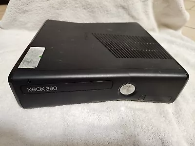 Microsoft Xbox 360 S 4GB Console - Black (1439) • $25