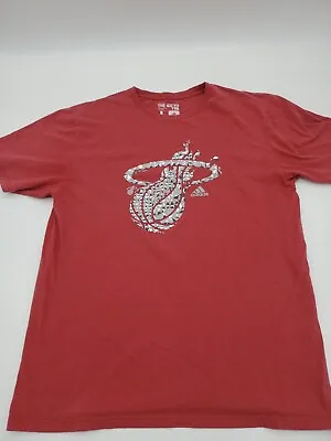 NBA Miami Heat Large Sport Red Logo Men T-shirt..T177 • $5.10