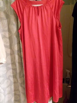 Vintage VANITY FAIR Nightgown Gown Lingerie Red M Cap Sleeve Waltz Length  • $16.99