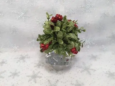 Ganz Kissing Krystal Mistletoe Ball With Red Berries Christmas Ornament #14 • $14.95