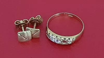 18ct GOLD SCRAP ITEMS. RING AND EARRINGS. 3.4g. • £95