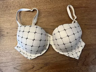 Victoria's Secret White Mini Bow 40DDD Body By Victoria Perfect Shape Push Bra • $29.99