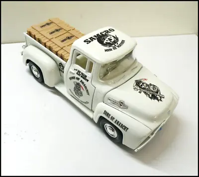 1956 Ford F100 Pickup (SOA)  Sons Of Anarchy 1/24 White Diecast With Gun Crates • $89.95