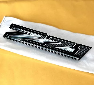 New 2022 2023 Silverado Z71 Emblem  Gloss Black Front Grille GM 84319918 • $21