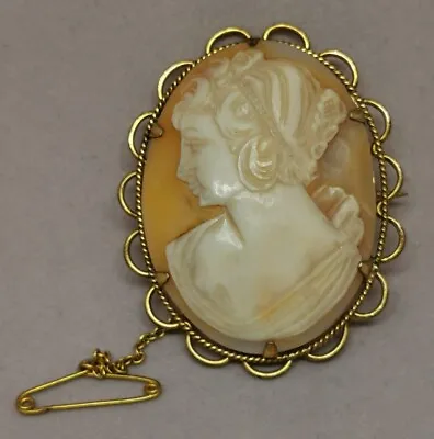 Vtg 1960s Antique Rolled Gold Frame Hand Carved Cameo Shell Brooch & Chain 4.6cm • £20