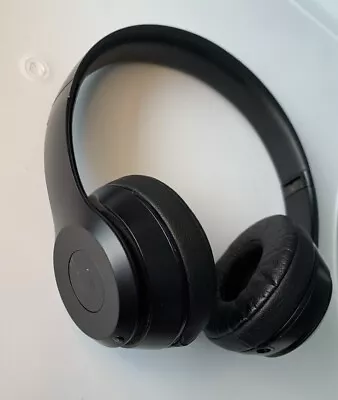 Beats Solo 3 - A1796 - Cordless(excellent Condition) • $119.22