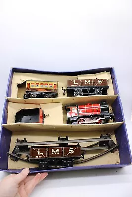 F Clockwork Hornby Gauge 0 Train M1 Goods Set Inc Carriages And Track Etc • £22