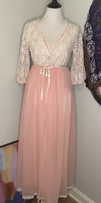 Vtg Powder Pink M Peignoir Robe Nightgown Set Floral Ivory Lace Cottage Core • $59.99