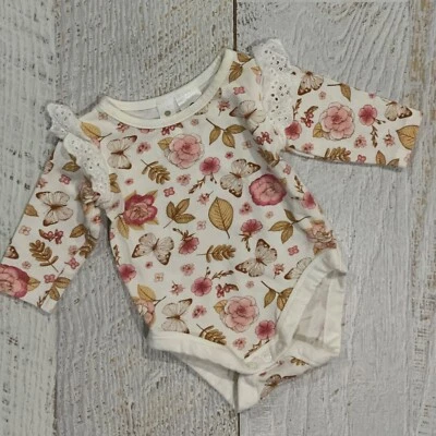 Baby Girls Sz 0-3 Months   One-piece   Ruffle Frill Sleeve EUC • $6.90