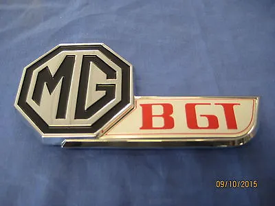 MG BHH2685   NEW   MGB BGT GT TAILGATE BADGE RED  Od16  *** • $52.98