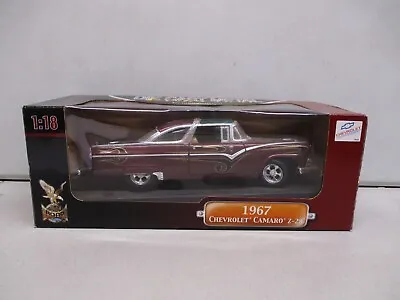 Road Signature Ford Crown Victoria In Wrong Box 1/18 • $14.99