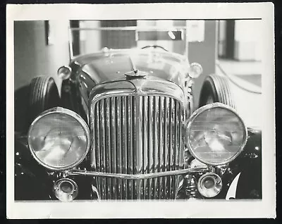 FOUND PHOTO Detailed Close Up Of Duesenberg Car Front End B&W Snapshot VTG • $5.99