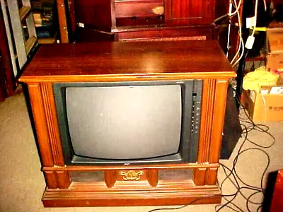 Retro Vintage Tv Zenith Color Console Wood Cabinet 27 Inch Crt Screen W Remote • $199.99