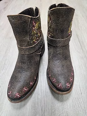 LANE Bohemian Rose Moto Brown Leather Floral Embroidered Boots Womens Size 8 • $100