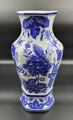 Vintage Chinoiserie Blue And White Wall Pocket Vase 13.5 H W 7 • £55.01