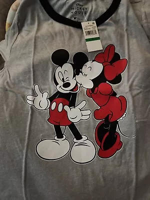 Mickey And Minnie Kisses Womens Shirt Large • $12.99