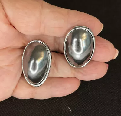 Vintage Les Bernard Gray Blistered Pearl Silvertone Oval Egg Clip On Faux Stone • $10