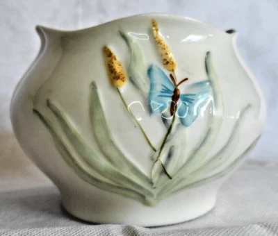 £25 • Buy Unusual Belleek Butterfly Bowl Signed  - Ireland In Excellent Condition (prop)
