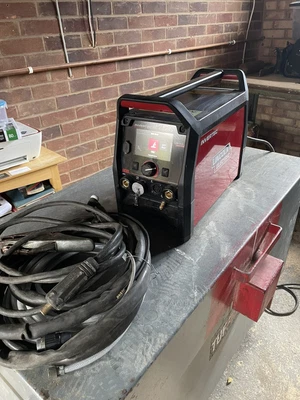 £2000 • Buy Lincoln 275 TP Tig Welder