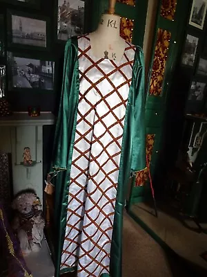 £35 • Buy Ladies Dark Green Dress With Ivory Front Quilting Detail -  Plus Headdress