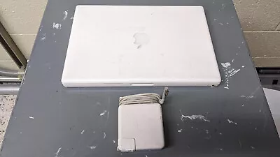 2008 Apple MacBook A1181 Core 2 Duo 2.1ghz 2.5gb RAM 500gb HDD -- Bad Battery • $39.99