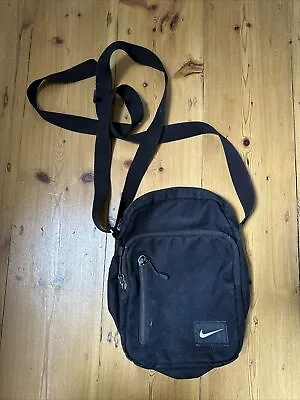 Nike Men's Crossbody Bag - Black • £5