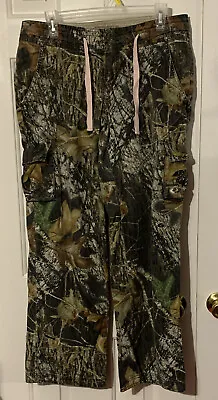 Women’s Mossy Oak Break Up Camouflage Cargo Pants Size 6 Listing #683 • $25