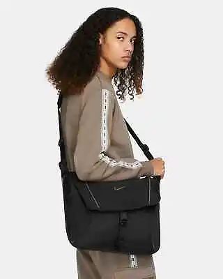 Nike Messenger Bag Shoulder Pack Black Crossbody Backpack Hip Waist DJ9792-010 • $59.99